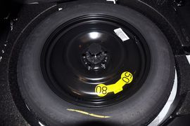 2015款路虎揽胜极光2.0T