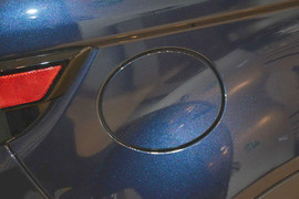 2015款路虎揽胜极光2.0T