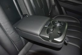 2015款路虎揽胜极光2.0T