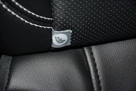 2015款路虎揽胜极光2.0T