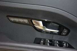 2015款路虎揽胜极光2.0T