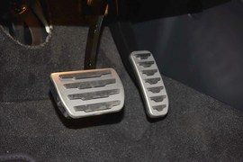 2015款路虎揽胜极光2.0T