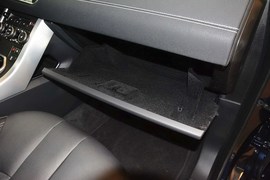 2015款路虎揽胜极光2.0T