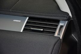 2015款路虎揽胜极光2.0T