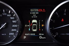 2015款路虎揽胜极光2.0T