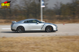 2009款日产GT-R试乘