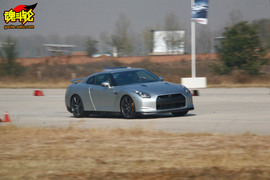2009款日产GT-R试乘