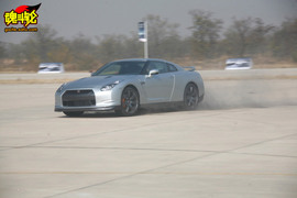 2009款日产GT-R试乘
