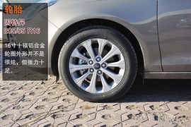 2015款福特福睿斯到店实拍图解