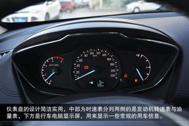 2015款福特福睿斯到店实拍图解