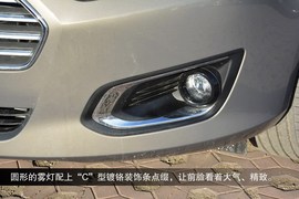 2015款福特福睿斯到店实拍图解