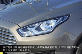 2015款福特福睿斯到店实拍图解