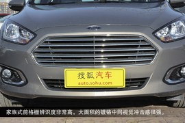 2015款福特福睿斯到店实拍图解