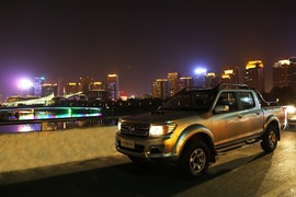 2015款郑州日产锐骐新一代试驾