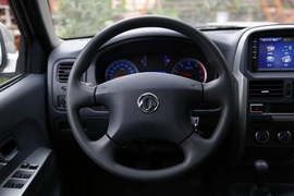 2015款郑州日产锐骐新一代试驾