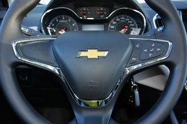 2015款雪佛兰科鲁兹1.5L自动精英版