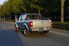 2015款郑州日产锐骐新一代试驾