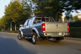 2015款郑州日产锐骐新一代试驾