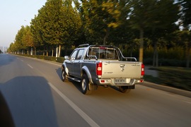 2015款郑州日产锐骐新一代试驾