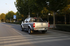 2015款郑州日产锐骐新一代试驾