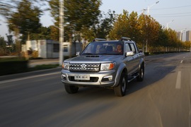 2015款郑州日产锐骐新一代试驾