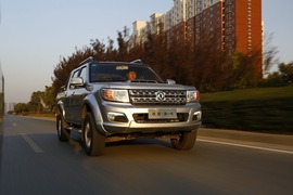 2015款郑州日产锐骐新一代试驾