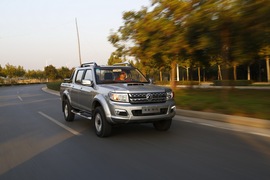 2015款郑州日产锐骐新一代试驾