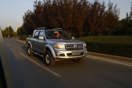 2015款郑州日产锐骐新一代试驾