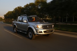 2015款郑州日产锐骐新一代试驾