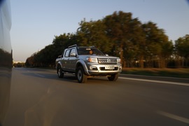 2015款郑州日产锐骐新一代试驾