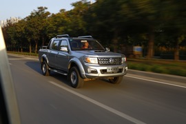 2015款郑州日产锐骐新一代试驾