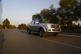 2015款郑州日产锐骐新一代试驾