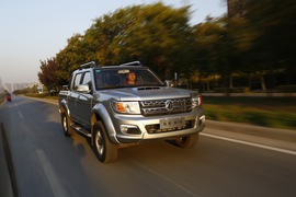 2015款郑州日产锐骐新一代试驾