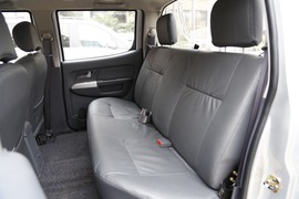 2015款郑州日产锐骐新一代试驾