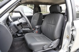 2015款郑州日产锐骐新一代试驾