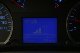 2015款郑州日产锐骐新一代试驾