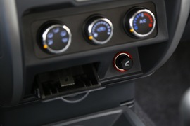 2015款郑州日产锐骐新一代试驾