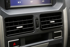 2015款郑州日产锐骐新一代试驾