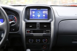 2015款郑州日产锐骐新一代试驾