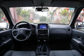 2015款郑州日产锐骐新一代试驾