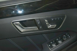 2015款奔驰E400L运动豪华型