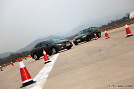 睿翼对比宝马320i