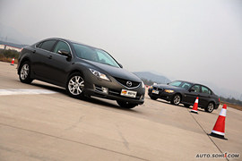 睿翼对比宝马320i