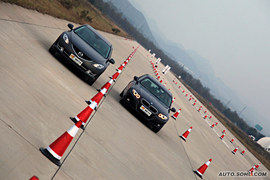 睿翼对比宝马320i