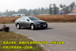 睿翼对比宝马320i