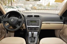 2015款斯柯达明锐经典1.6L自动逸杰版