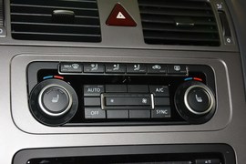 2015款大众途安1.4T自动豪华版5座
