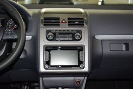 2015款大众途安1.4T自动豪华版5座