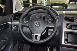 2015款大众途安1.4T自动豪华版5座