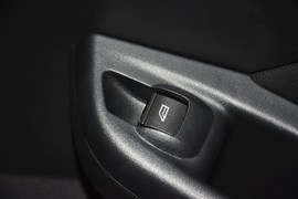 2012款福特福克斯三厢1.6L自动风尚型